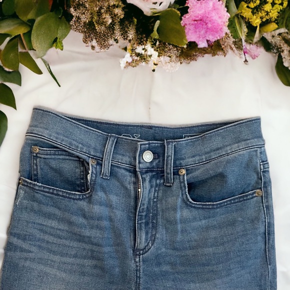 Vineyard Vines Women’s Jeans - Picture 2 of 8